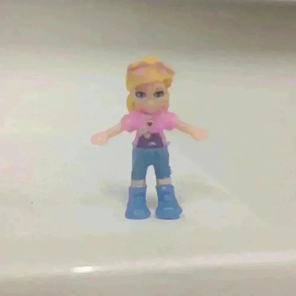 Polly Pocket 2017  Mattel Tiny Pocket Places Picnic Compact **Complete** - Picture 5 of 13